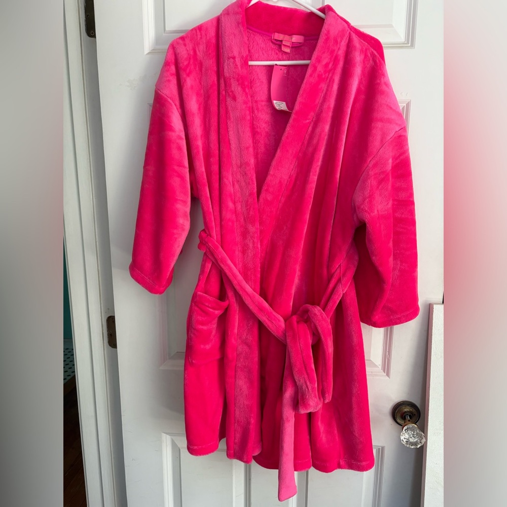 Lilly Pulitzer Vibrant Pink Plush Robe